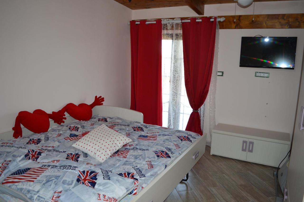 קסטל וולטורנו Villa Carmen מראה חיצוני תמונה