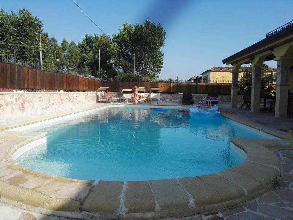 קסטל וולטורנו Villa Carmen מראה חיצוני תמונה